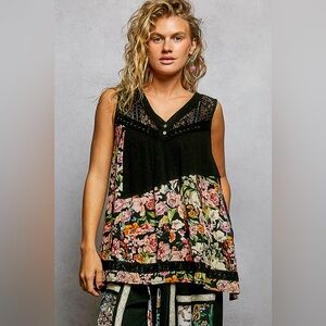 POL Lace Detail Floral V-Neck Tank